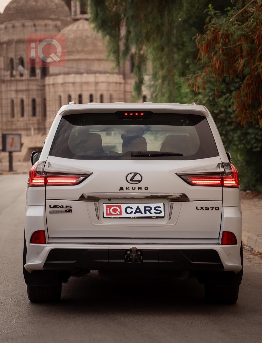 Lexus LX